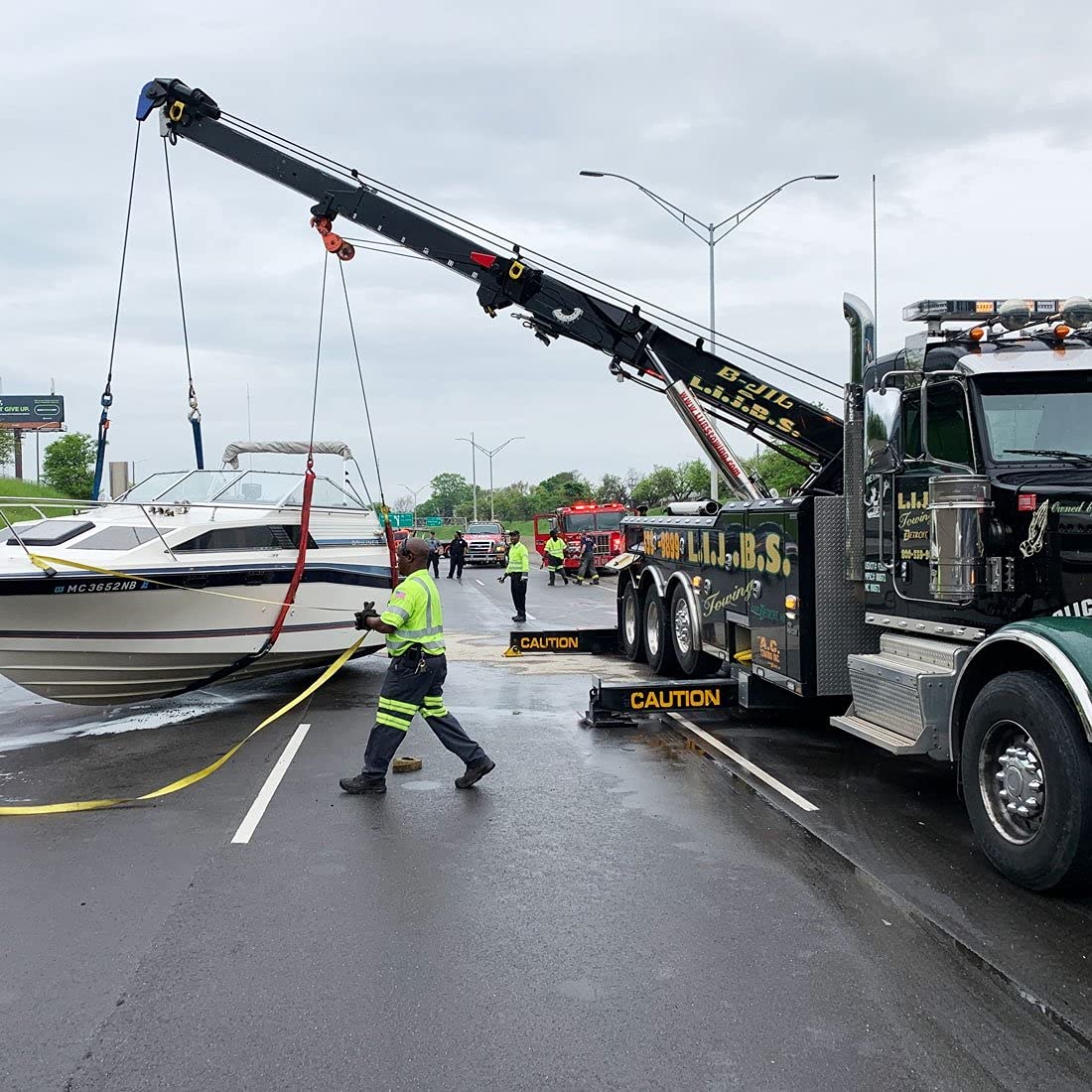 VULCAN Round Sling - Super Duty - 20 Foot - Blue - Safe Working Load of 21,200 lbs. (V), 17,000 lbs. (C) and 42,400 lbs. (B) - Image 3
